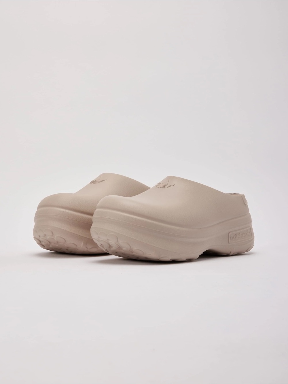 adidas Women's Platform Clog - Beige 
ADIDAS ADIFOM STAN SMITH MULE